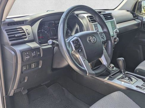 Used 2020 Toyota 4Runner SR5 AWD/4WD image 9