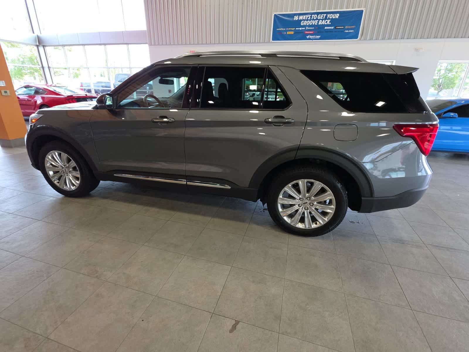 Used 2024 Ford Explorer Limited w/ Equipment Group 301A AWD/4WD image 12