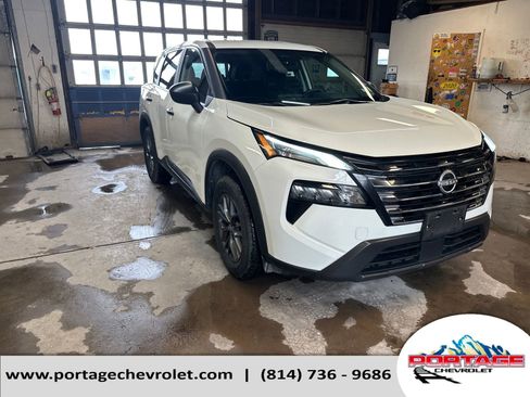 Used 2024 Nissan Rogue S image 8