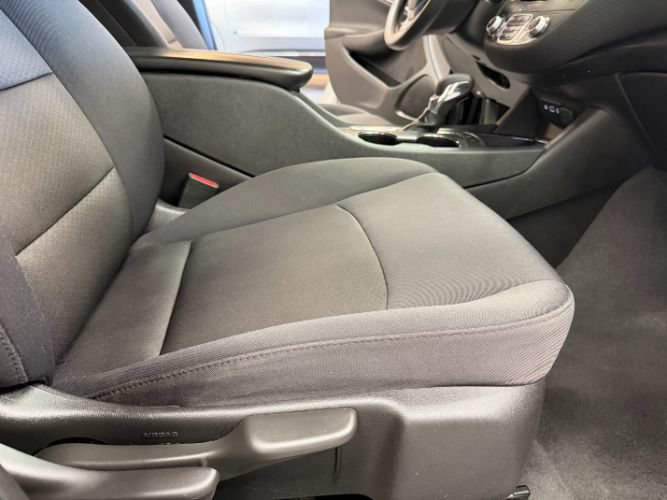 Used 2023 Chevrolet Malibu LT FWD image 30