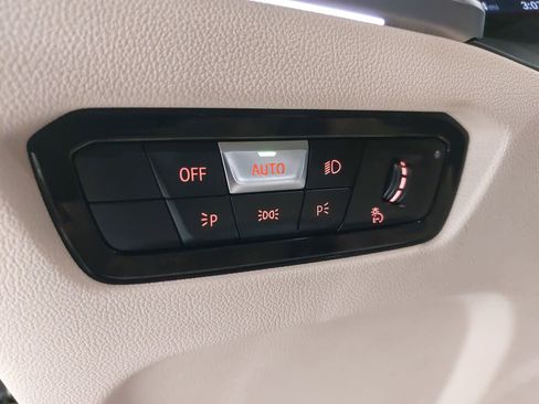 Used 2022 BMW 330i xDrive Sedan w/ Driving Assistance Package image 27