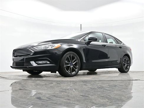 Used 2018 Ford Fusion S w/ Equipment Group 101A image 22