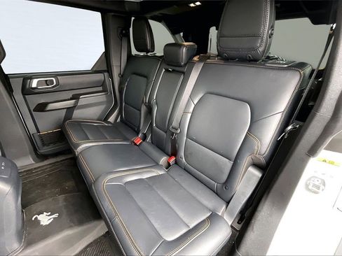 Used 2024 Ford Bronco Badlands image 25