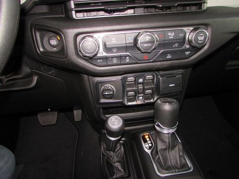 New 2026 Jeep Gladiator Sport image 21