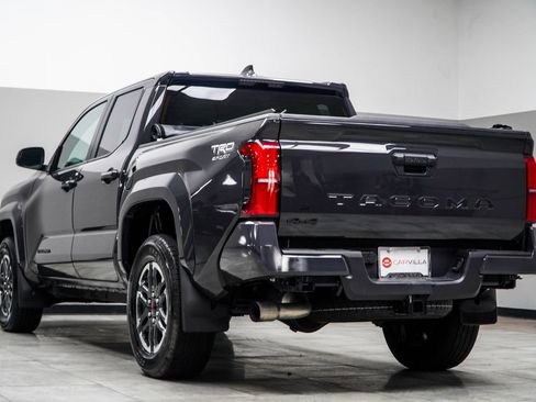Used 2025 Toyota Tacoma TRD Sport AWD/4WD image 10