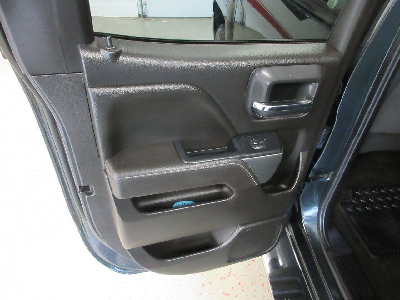 Used 2017 Chevrolet Silverado 1500 LT w/ All Star Edition AWD/4WD image 30