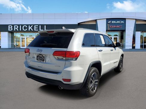 Used 2018 Jeep Grand Cherokee Limited image 3