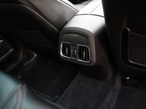 Used 2020 Maserati Levante GranLusso image 17