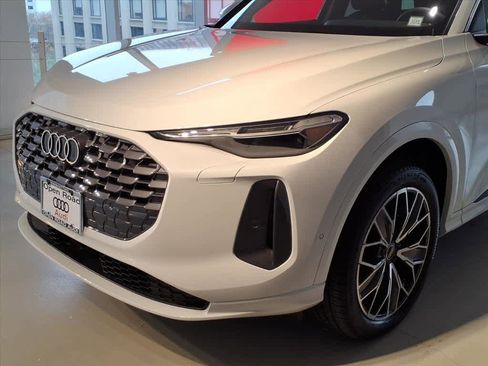 Used 2025 Audi Q5 Premium Plus w/ Premium Plus image 7