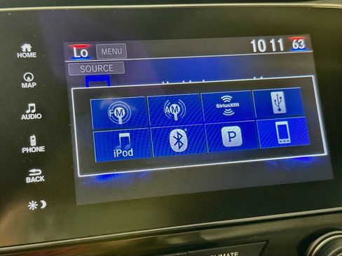 Used 2018 Honda CR-V Touring image 17