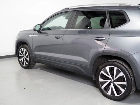 Used 2024 Volkswagen Taos SE image 41