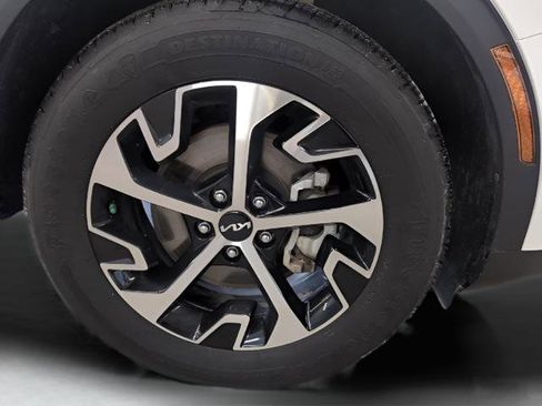 Used 2023 Kia Sportage EX w/ EX Premium Package image 26