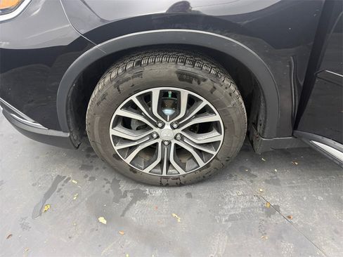 Used 2016 Mitsubishi Outlander GT image 36