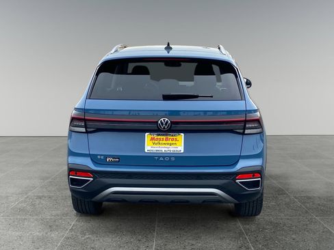 Used 2025 Volkswagen Taos SE image 4