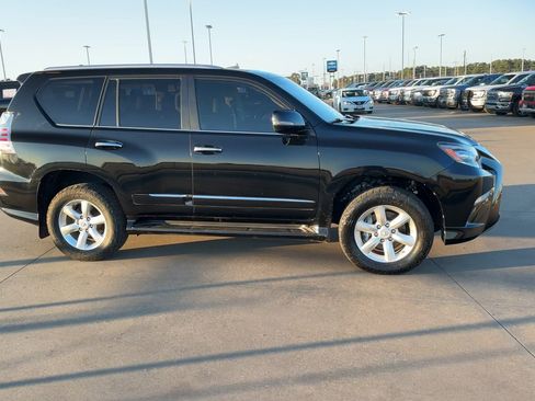 Used 2017 Lexus GX 460 image 9