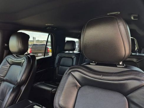 Used 2018 Lincoln Navigator Select w/ Technology Package image 9