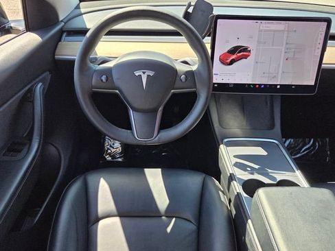 Used 2021 Tesla Model Y Long Range AWD/4WD image 10