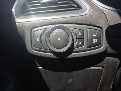 Used 2019 Ford Edge Titanium w/ Equipment Group 301A AWD/4WD image 41