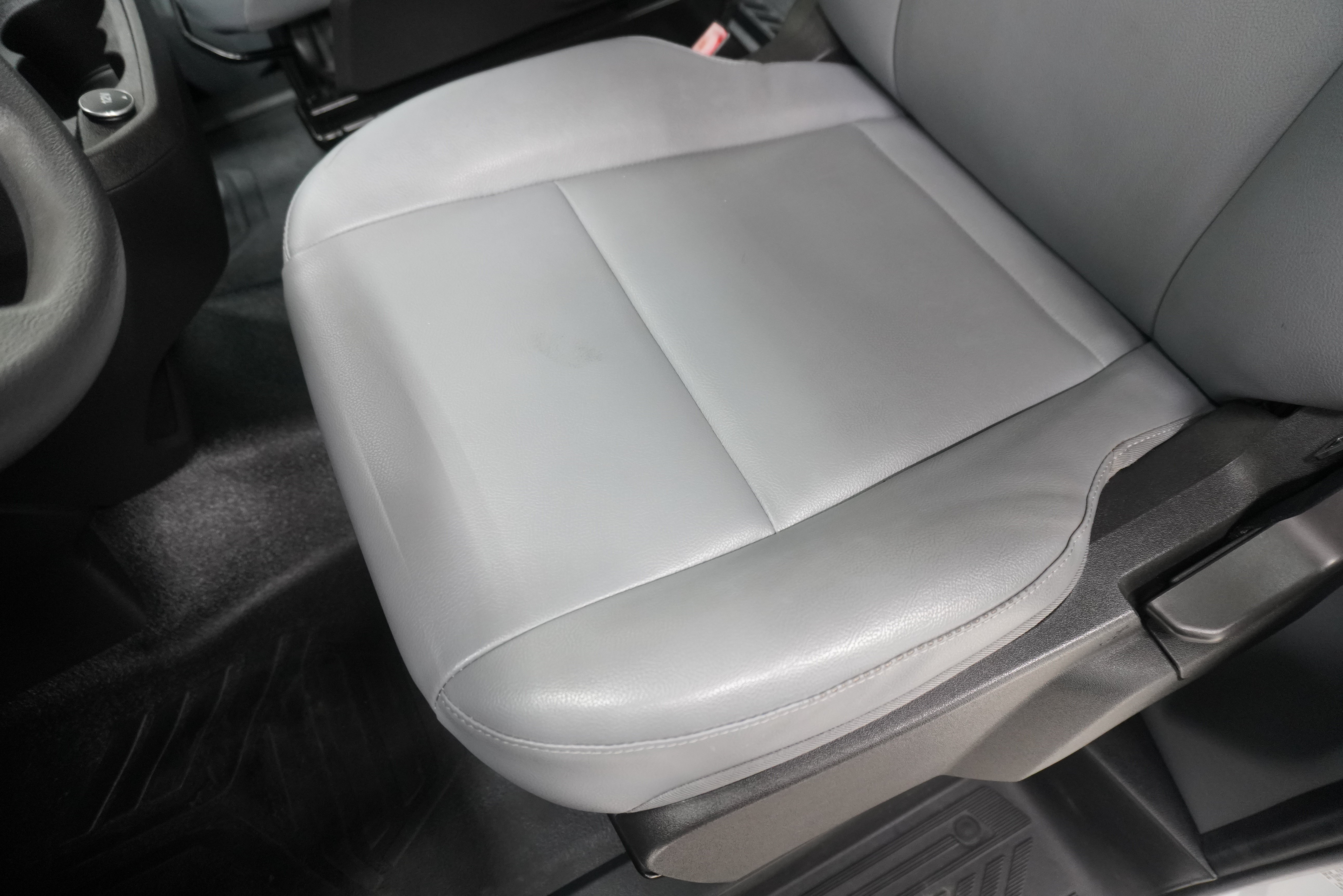 Used 2017 Ford Transit 150 XL RWD image 9