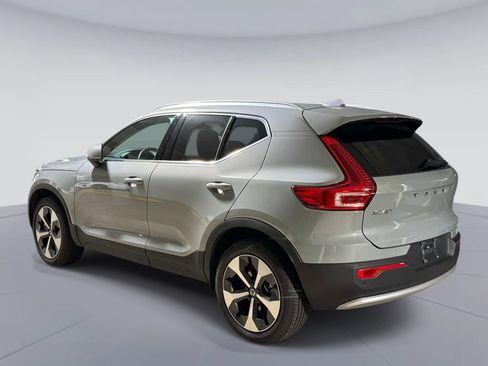 Used 2025 Volvo XC40 B5 Core w/ Protection Package Premier AWD/4WD image 2