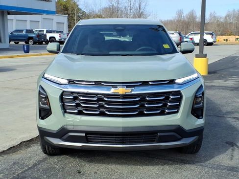 New 2026 Chevrolet Equinox LT image 2