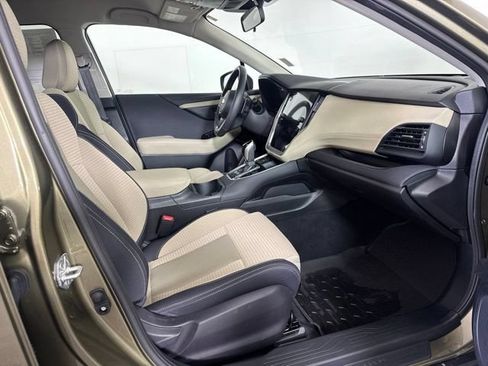 Used 2024 Subaru Outback Premium AWD/4WD image 4