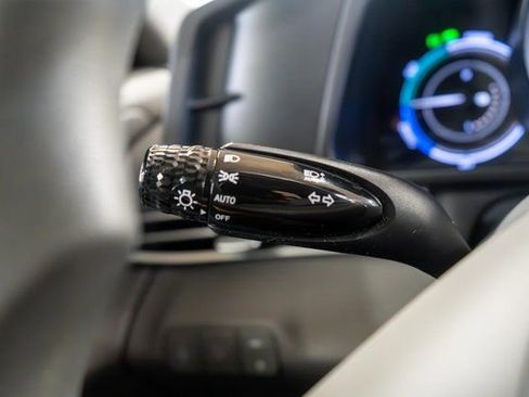 Used 2021 Hyundai Elantra Blue image 23