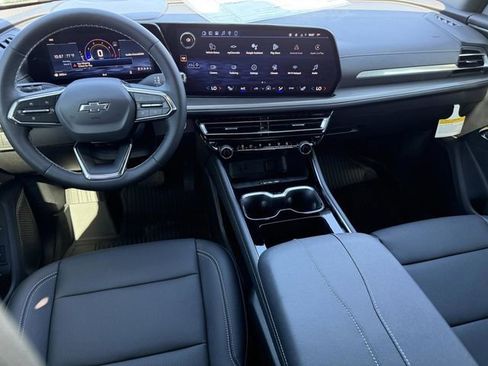 New 2026 Chevrolet Traverse LT w/ Midnight/Sport Edition FWD image 18