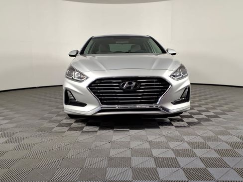 Used 2018 Hyundai Sonata SE w/ Cargo Package FWD image 2