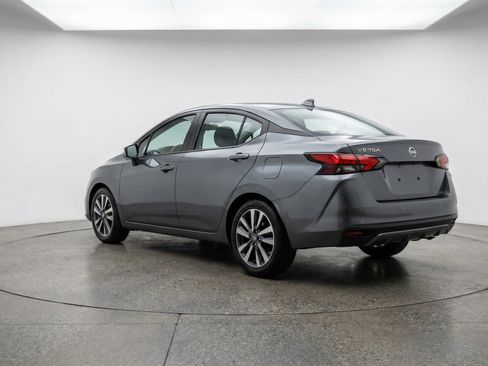 Used 2025 Nissan Versa SV image 6