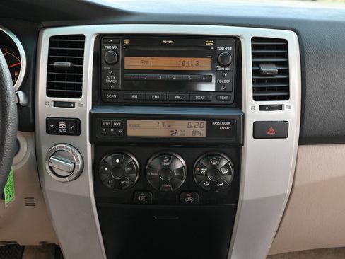 Used 2006 Toyota 4Runner SR5 AWD/4WD image 19