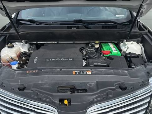Used 2016 Lincoln MKX Select w/ Select Plus Package FWD image 17