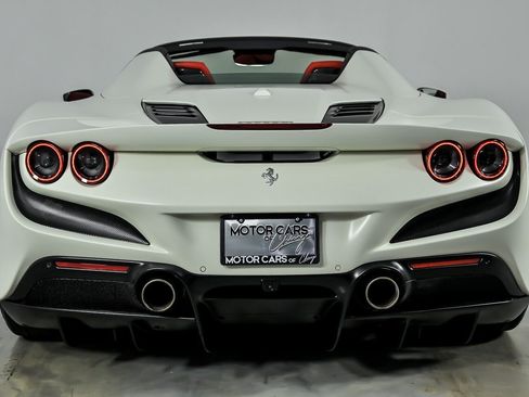 Used 2022 Ferrari F8 Tributo image 11