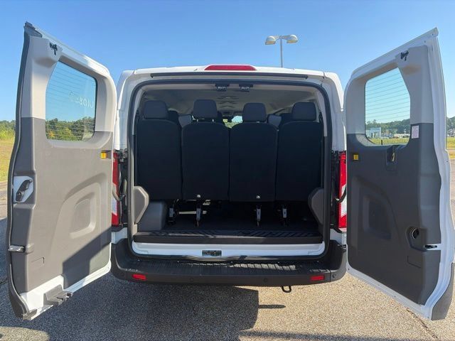 Used 2024 Ford Transit 350 XLT RWD image 9