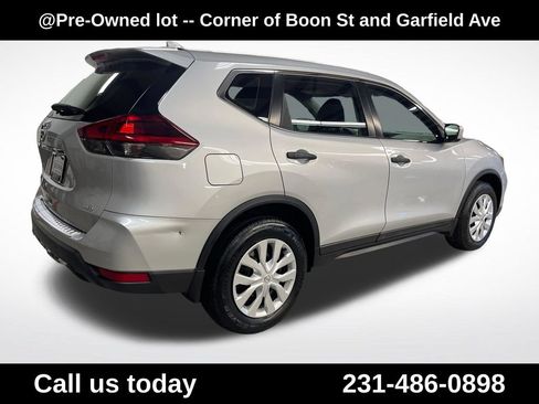 Used 2018 Nissan Rogue S AWD/4WD image 8