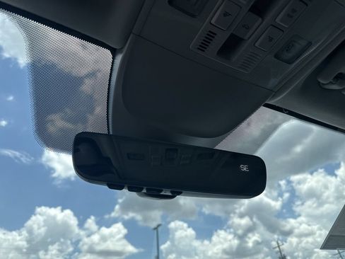 New 2026 Volkswagen Taos SE FWD image 22
