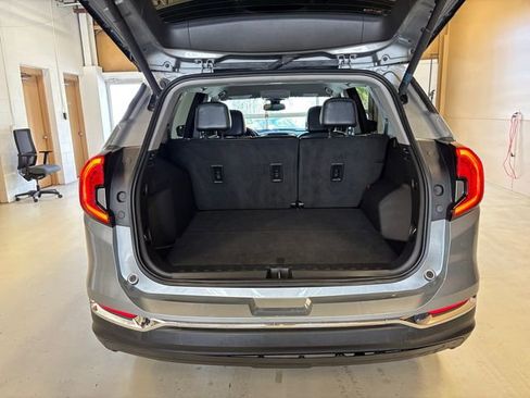 Used 2024 GMC Terrain SLT AWD/4WD image 23