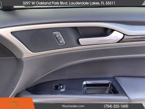 Used 2015 Ford Fusion SE w/ Equipment Group 202A AWD/4WD image 33