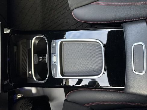 Used 2025 Mercedes-Benz CLA 250 4MATIC image 13