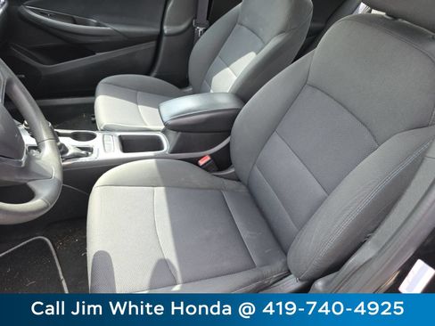 Used 2017 Chevrolet Cruze LT w/ Sun And Sound Package FWD image 17