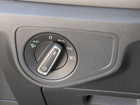 Used 2023 Volkswagen Atlas Cross Sport SE w/ Panoramic Sunroof Package image 17