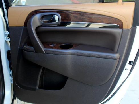 Used 2015 Buick Enclave Leather image 16