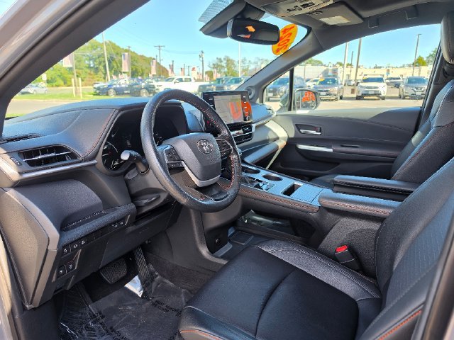 Used 2024 Toyota Sienna XSE w/ XSE Plus Package AWD/4WD image 20