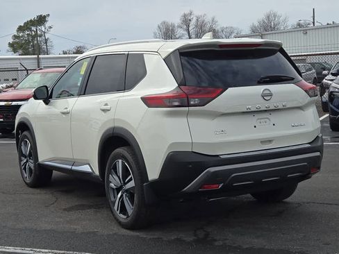 Used 2023 Nissan Rogue SL image 4