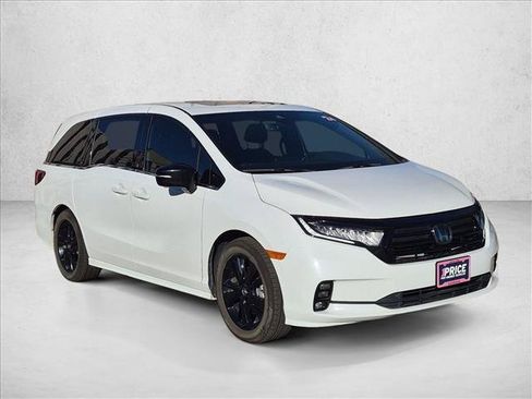 Used 2024 Honda Odyssey Sport image 3