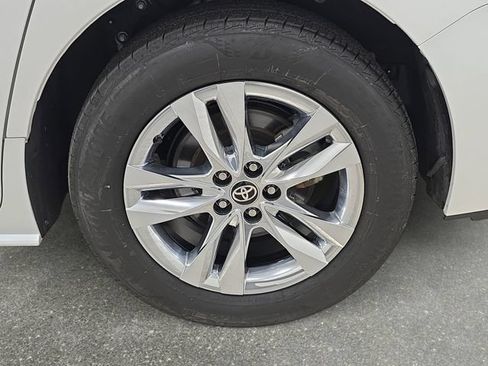 Certified 2025 Toyota Sienna XLE w/ XLE Plus Package AWD/4WD image 27