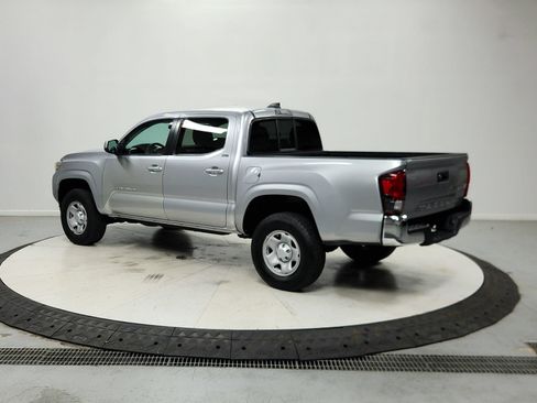 Used 2022 Toyota Tacoma SR5 RWD image 6