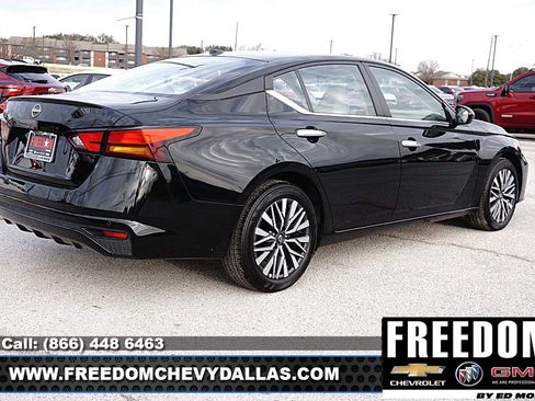 Used 2025 Nissan Altima 2.5 SV image 37