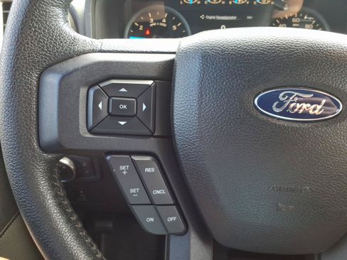 Used 2015 Ford F150 XLT w/ Equipment Group 302A Luxury AWD/4WD image 16
