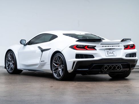 Used 2023 Chevrolet Corvette Z06 RWD image 6